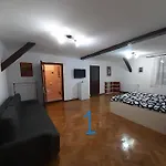 Old Town Apartament *