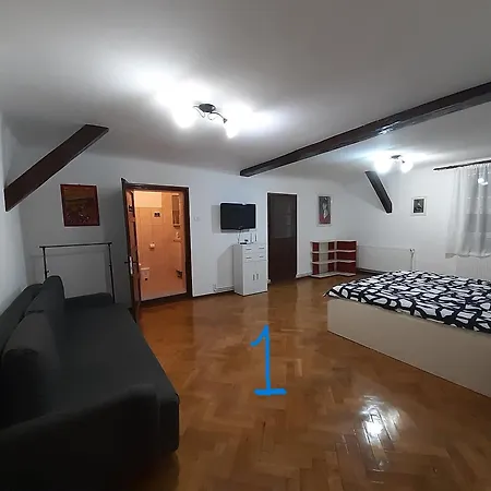 Old Town Apartamento *